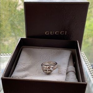 GUCCI Britt Heart Ring